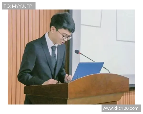 刘铮的成长之路：从青涩少年到职场精英的奋斗故事与人生感悟